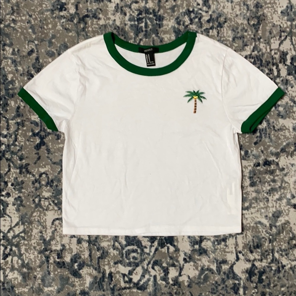 Super cute crop top !